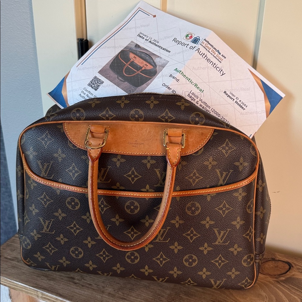 Louis Vuitton Deauville Vanity Monogram Canvas COA - Picture 17 of 17